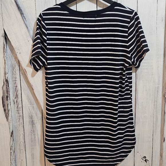 Simply Southern NWT sequin tee M - Picture 5 of 6